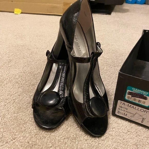 Tahari Black Heels - Picture 8 of 13